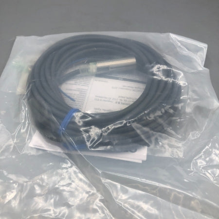 オムロン 近接センサ E2E-X3D1-N 5M