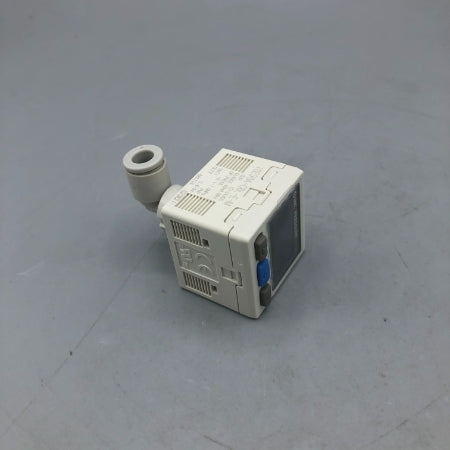 SMC 高精度デジタル圧力スイッチ ISE30A-C6L-E-M