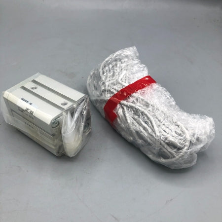 SMC 薄形シリンダ CDQSKB25-15D-M9BL
