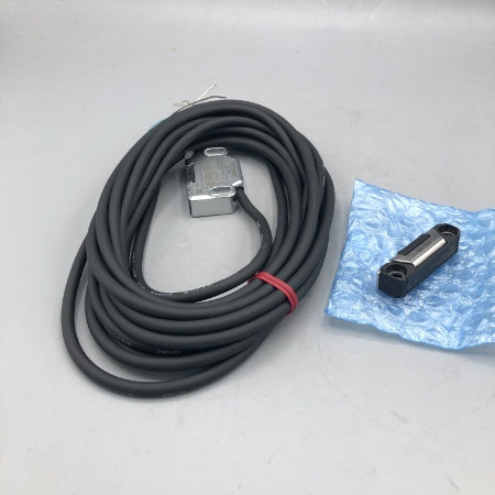 キ－エンス セイフティドアセンサ　非接触 標準タイプ PNP ケーブル引出しタイプ 5m GS-11P5