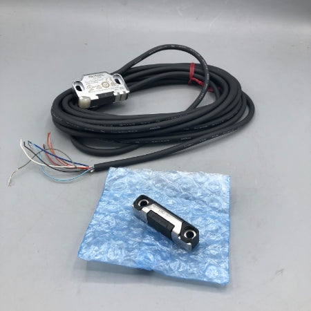 キ－エンス セイフティドアセンサ　非接触 標準タイプ PNP ケーブル引出しタイプ 5m GS-11P5