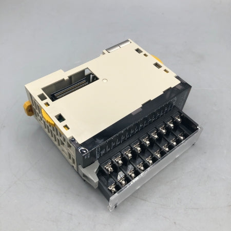 オムロン プログラマブルコントローラ CJ1W-ID211
