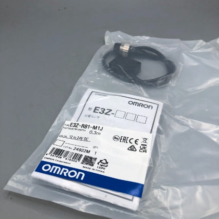 オムロン アンプ内蔵形光電センサ E3Z-R81-M1J 0.3M