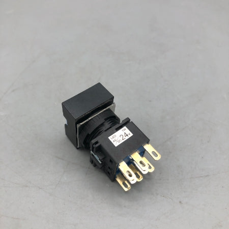 IDEC 照光押ボタンスイッチ（ピュアホワイト） LB4L-M1T24PW