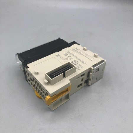 オムロン 出力ユニット CJ1W-OD211