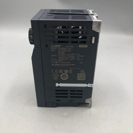 三菱電機 インバータ FR-E820-0.1K-1