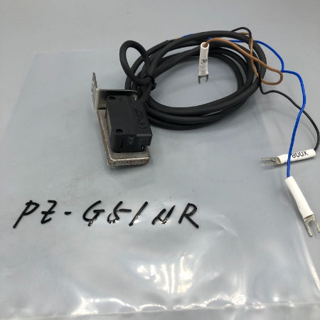 アンプ内蔵型光電センサ KEYENCE PZ-G51NR