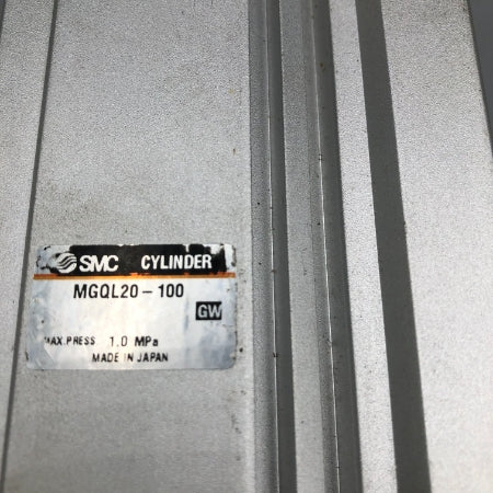 ガイド付きシリンダ SMC MGQL20-100