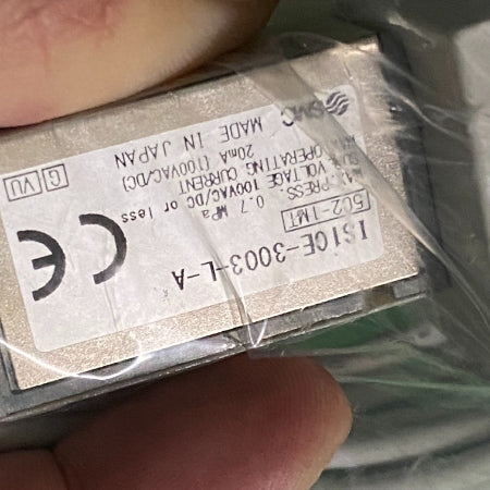 小形リミットスイッチ オムロン D4C-1402
